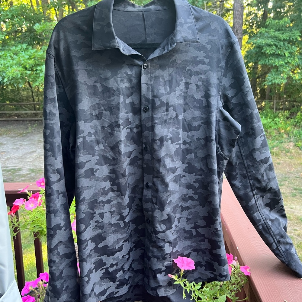 Lululemon Commission Shirt Camouflage